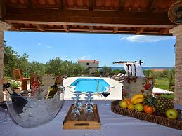 Attractive Villa in Kastel Luksic on Mount Kozjak