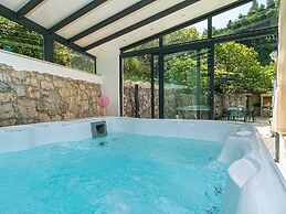 Cozy Holiday Home in Podgora