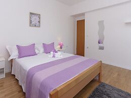 Apartment in Katel Gomilica Near Beach