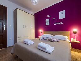 Cosy Holiday Home in Policnik With Pool