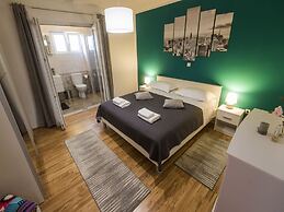 Cosy Holiday Home in Policnik With Pool