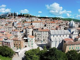 Charming Villa With Private Pool
