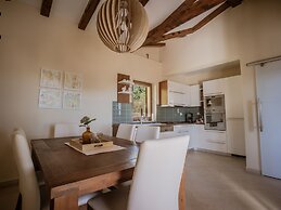 Charming Villa With Private Pool