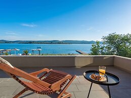 Swanky Villa in Turanj With Private Swimming Pool