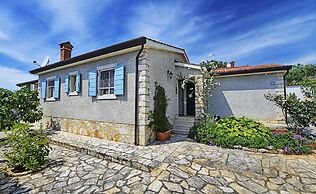 Authentic Holiday Home With Private Pool & Covered Terrace