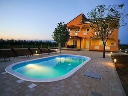 Charming Holiday Home in Prkos With Swimming Pool