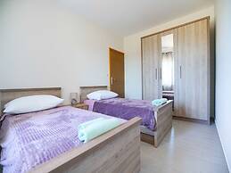 Charming Holiday Home in Prkos With Swimming Pool