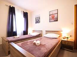 Charming Holiday Home in Prkos With Swimming Pool