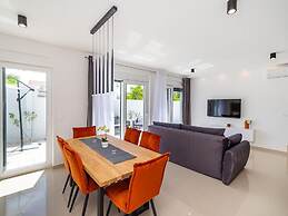 Villa in Zaton With Swimming Pool