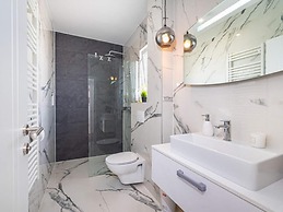 Villa in Zaton With Swimming Pool