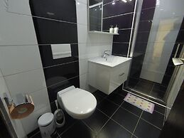 Spacious Holiday Home With Terrace & Great Sea View