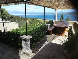 Spacious Holiday Home With Terrace & Great Sea View