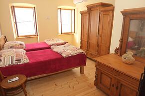 Spacious Holiday Home With Terrace & Great Sea View