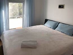 Spacious Apartment in Novalja near Sea