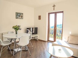 Spacious Apartment, Private Terrace in the Countryside, Wi-fi and Park
