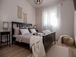 Luxury Villa Lelu With Heated Saltwater Pool, Parking, High Speed Inte