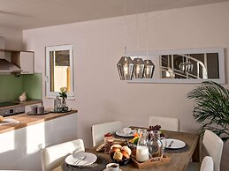 Luxury Villa Lelu With Heated Saltwater Pool, Parking, High Speed Inte