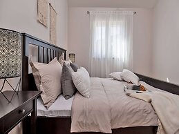 Luxury Villa Lelu With Heated Saltwater Pool, Parking, High Speed Inte