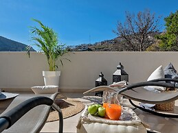 Luxury Villa Lelu With Heated Saltwater Pool, Parking, High Speed Inte