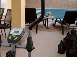 Luxury Villa Lelu With Heated Saltwater Pool, Parking, High Speed Inte