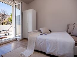 Luxury Villa Lelu With Heated Saltwater Pool, Parking, High Speed Inte