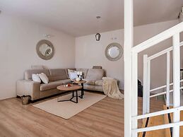 Luxury Villa Lelu With Heated Saltwater Pool, Parking, High Speed Inte