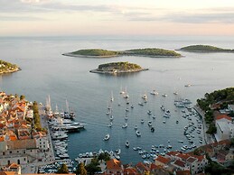 Luxury Villa Lelu With Heated Saltwater Pool, Parking, High Speed Inte