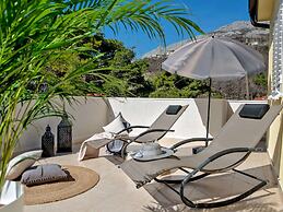 Luxury Villa Lelu With Heated Saltwater Pool, Parking, High Speed Inte