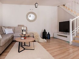 Luxury Villa Lelu With Heated Saltwater Pool, Parking, High Speed Inte