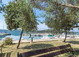 Apartment in Molat With sea View