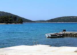 Apartment in Molat With sea View