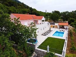 Villa in Gruda With Swimming Pool