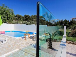 Modern Apartment in Bibinje With Pool