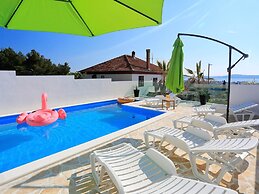 Modern Apartment in Bibinje With Pool