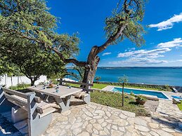 Modern Villa in Maslenica With Swimming Pool