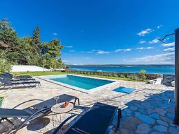 Modern Villa in Maslenica With Swimming Pool