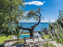 Modern Villa in Maslenica With Swimming Pool