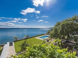 Modern Villa in Maslenica With Swimming Pool