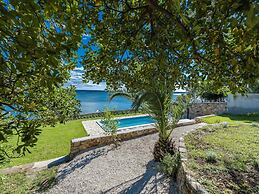 Modern Villa in Maslenica With Swimming Pool