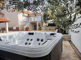 Villa in Pridraga With Pool and Five Person