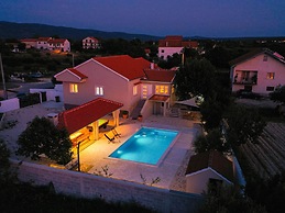 Villa in Pridraga With Pool and Five Person