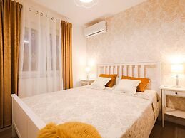 Villa in Pridraga With Pool and Five Person