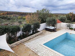 Villa in Pridraga With Pool and Five Person