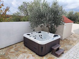 Villa in Pridraga With Pool and Five Person