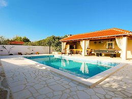 Villa in Pridraga With Pool and Five Person