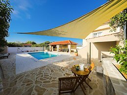Villa in Pridraga With Pool and Five Person