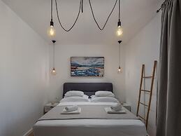 Modern Countryside Villa Near the Sea, Private Swimming Pool, Lovely G