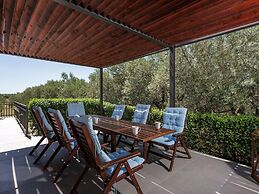 Modern Countryside Villa Near the Sea, Private Swimming Pool, Lovely G