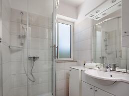 Modern Countryside Villa Near the Sea, Private Swimming Pool, Lovely G