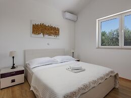 Modern Countryside Villa Near the Sea, Private Swimming Pool, Lovely G